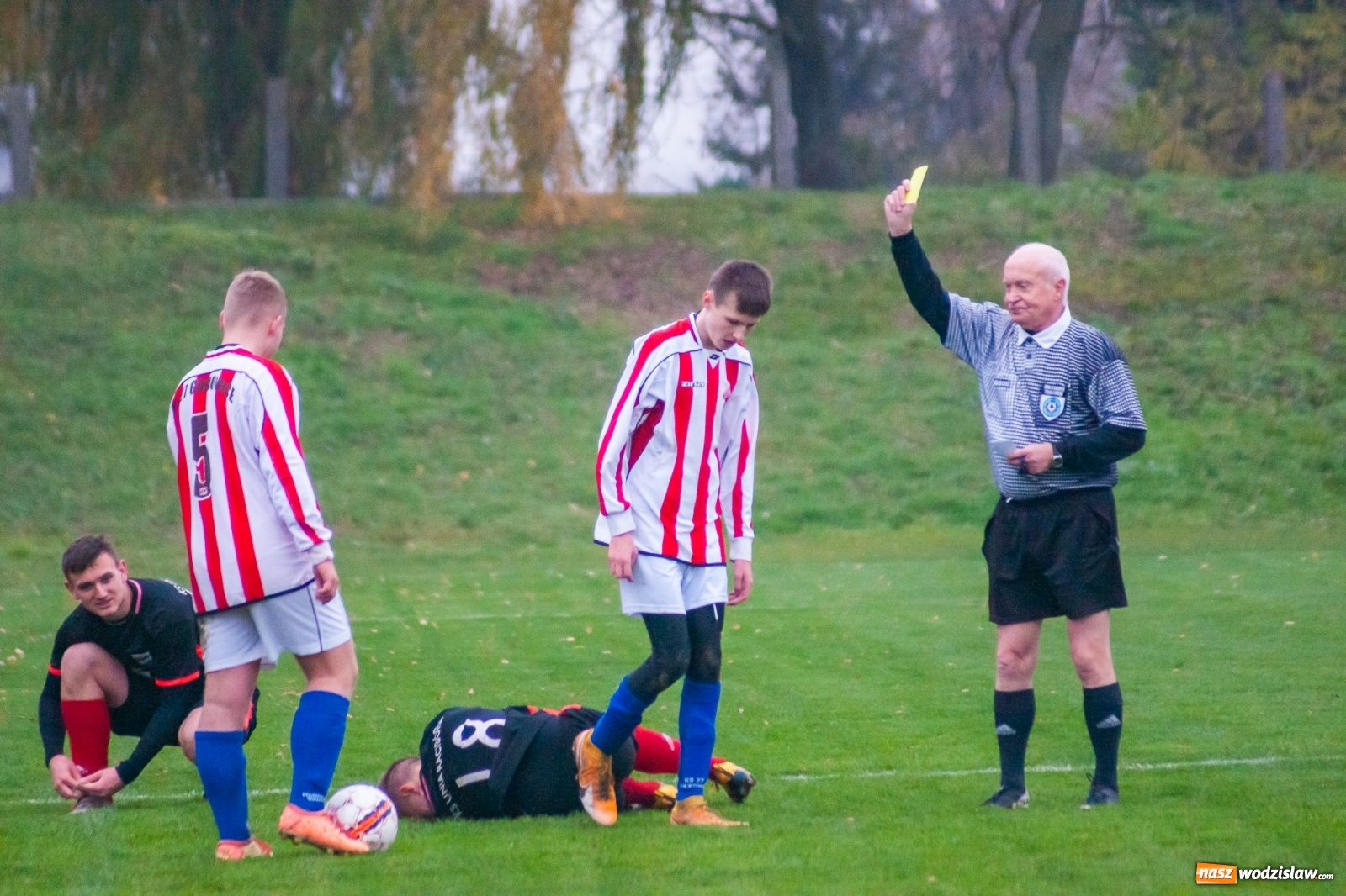 Zdjęcie w galerii na portalu naszwodzislaw.com: Juniorzy starsi. Nieudana pogoń Gołkowic [FOTO i WIDEO] wiadomości z regionu