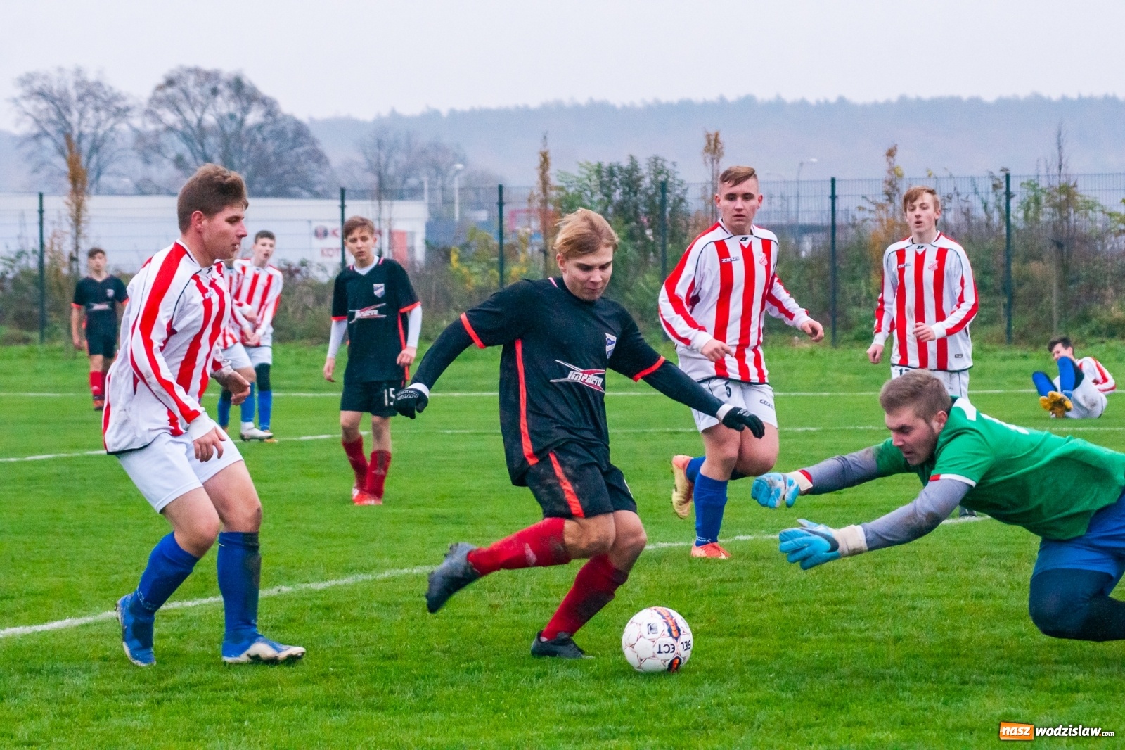 Zdjęcie w galerii na portalu naszwodzislaw.com: Juniorzy starsi. Nieudana pogoń Gołkowic [FOTO i WIDEO] wiadomości z regionu