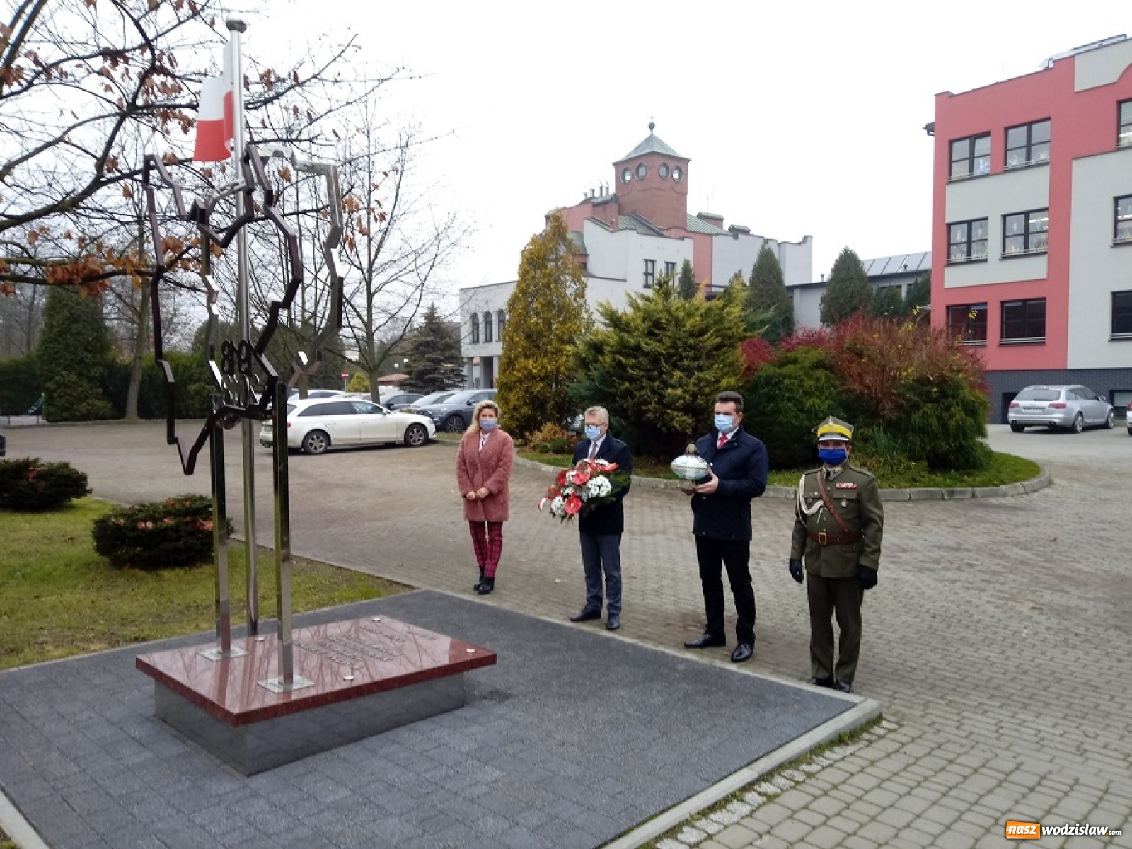 Zdjęcie w galerii na portalu naszwodzislaw.com: Delegacja władz Gminy Mszana upamiętniła odzyskanie niepodległości wiadomości z regionu