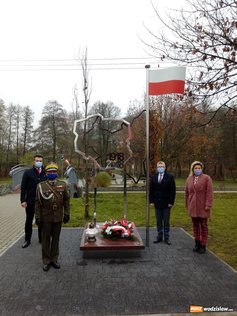 Zdjęcie w galerii na portalu naszwodzislaw.com: Delegacja władz Gminy Mszana upamiętniła odzyskanie niepodległości wiadomości z regionu