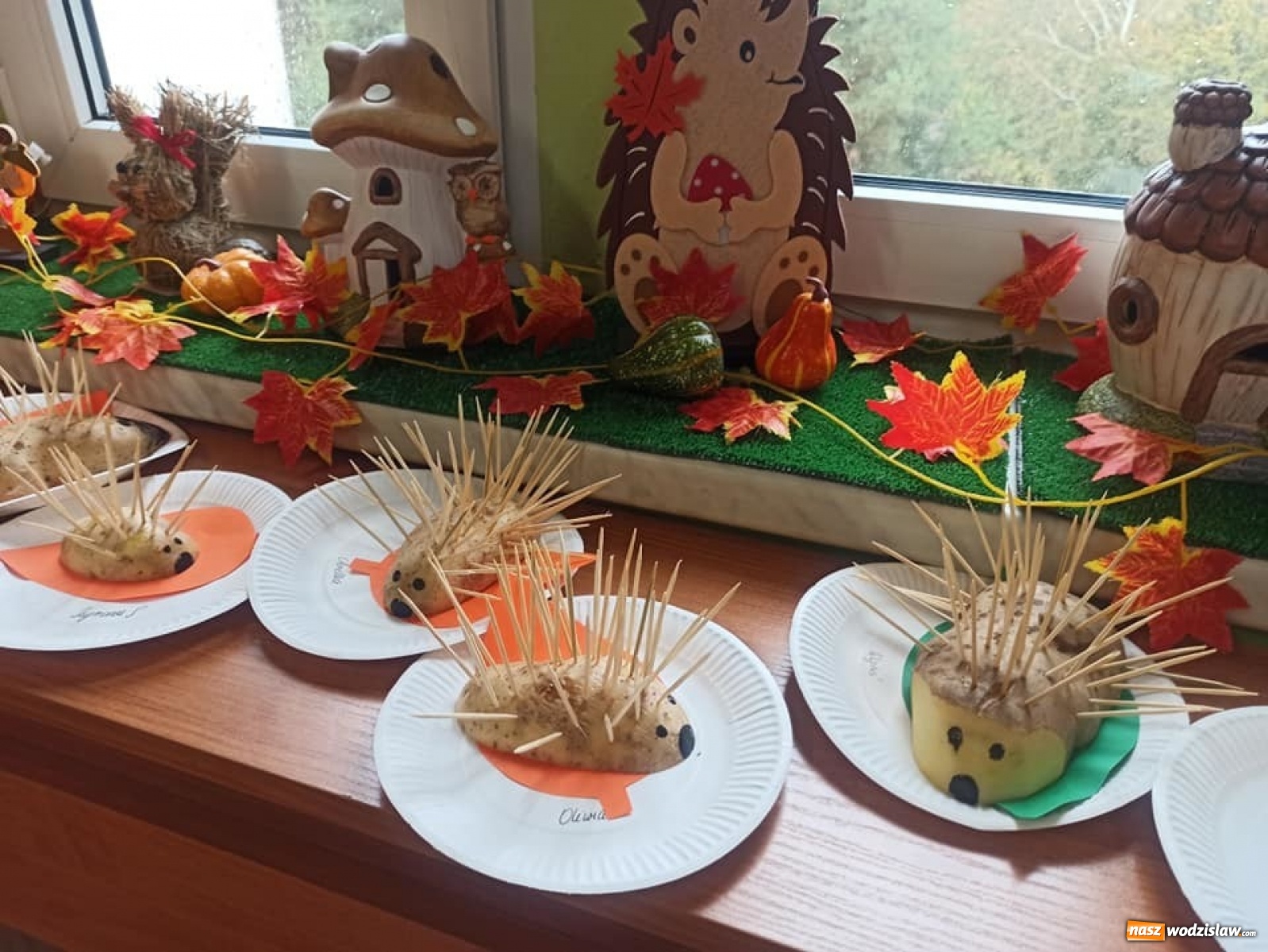 Zdjęcie w galerii na portalu naszwodzislaw.com: Jesienne zabawy w Przedszkolu numer 1 wiadomości z regionu