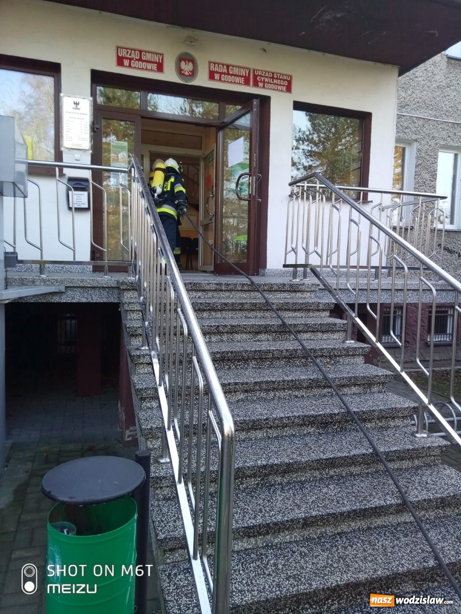 Zdjęcie w galerii na portalu naszwodzislaw.com: Pożar w Urzędzie Gminy Godów wiadomości z regionu