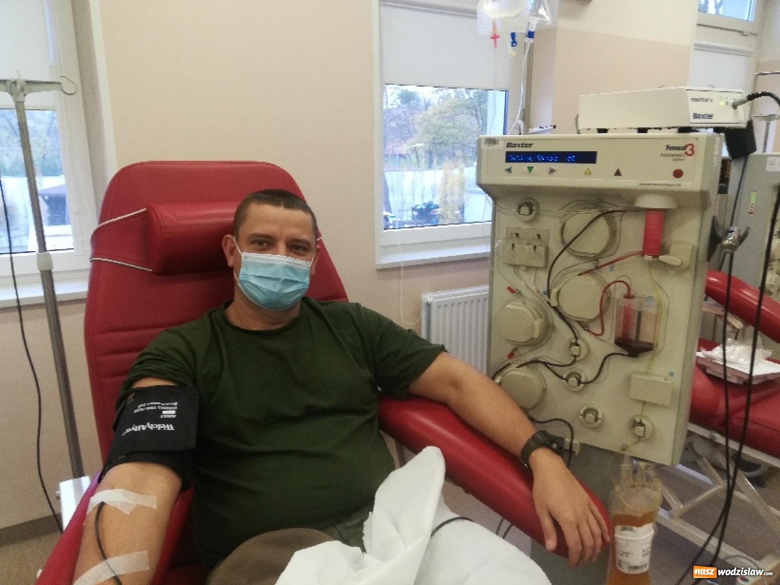 Zdjęcie w galerii na portalu naszwodzislaw.com: Śląscy ozdrowieńcy z 13 ŚBOT oddają osocze wiadomości z regionu