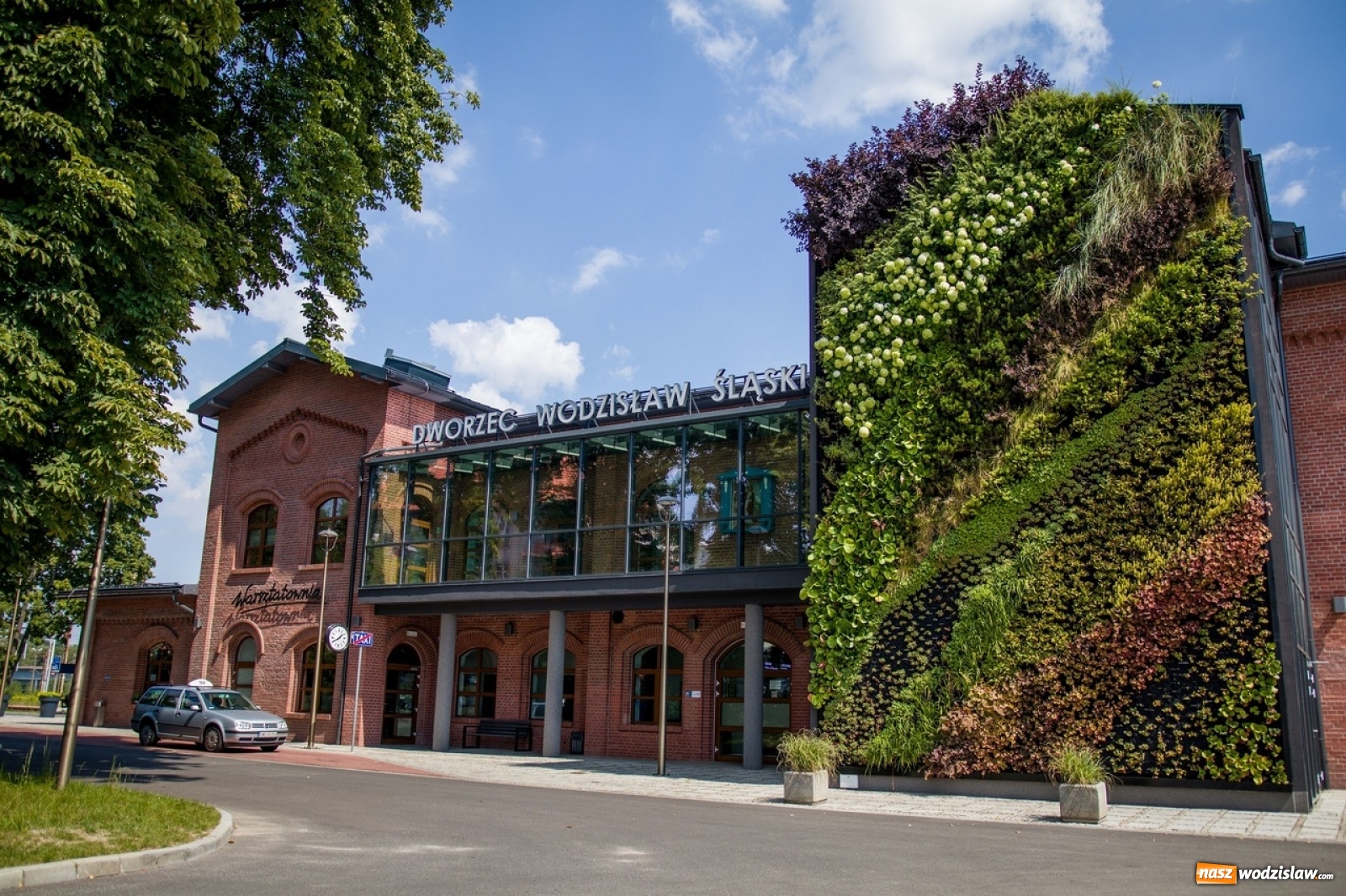 Zdjęcie w galerii na portalu naszwodzislaw.com: Drugie miejsce wodzisławskiego dworca kolejowego wiadomości z regionu