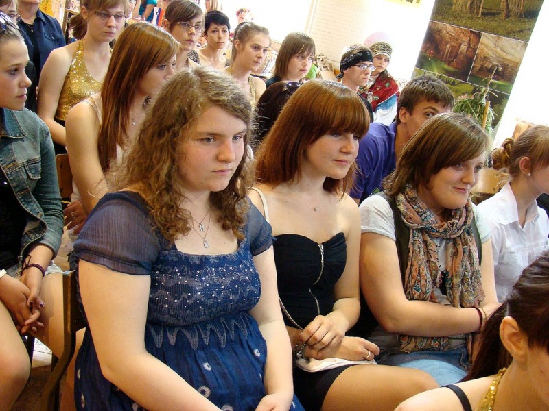 Zdjęcie w galerii na portalu naszwodzislaw.com: Księżna wręczyła im klucze do szkoły wiadomości z regionu