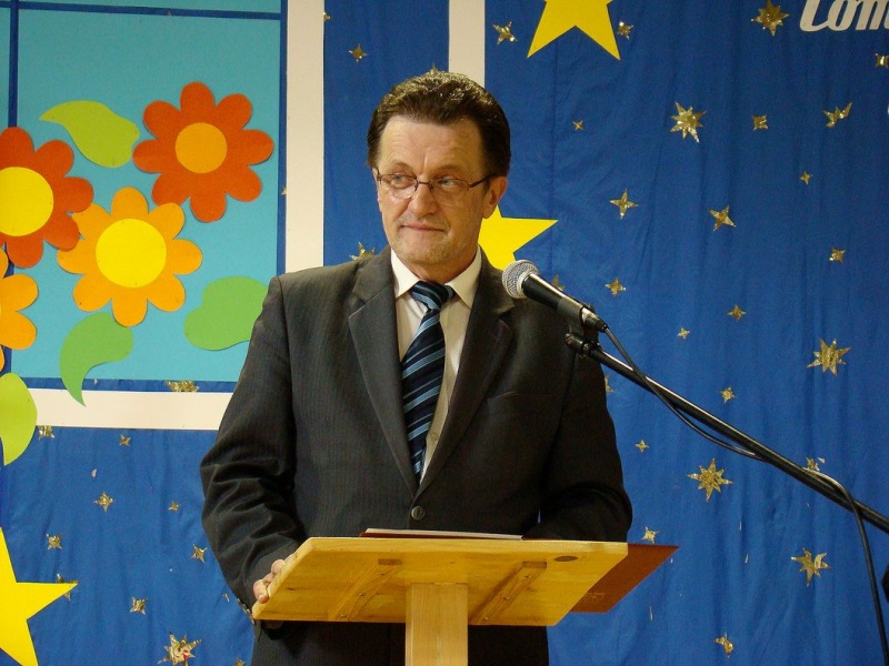 Zdjęcie w galerii na portalu naszwodzislaw.com: Księżna wręczyła im klucze do szkoły wiadomości z regionu