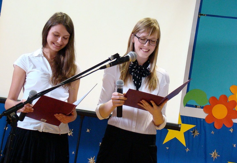 Zdjęcie w galerii na portalu naszwodzislaw.com: Księżna wręczyła im klucze do szkoły wiadomości z regionu