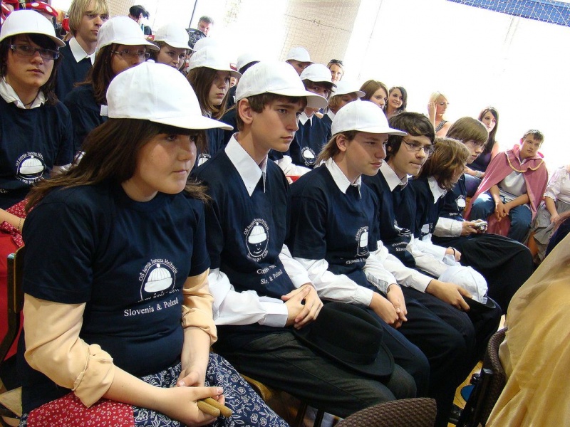 Zdjęcie w galerii na portalu naszwodzislaw.com: Księżna wręczyła im klucze do szkoły wiadomości z regionu