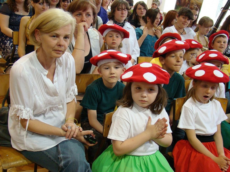 Zdjęcie w galerii na portalu naszwodzislaw.com: Księżna wręczyła im klucze do szkoły wiadomości z regionu