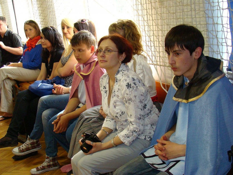 Zdjęcie w galerii na portalu naszwodzislaw.com: Księżna wręczyła im klucze do szkoły wiadomości z regionu