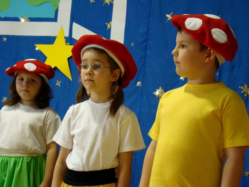 Zdjęcie w galerii na portalu naszwodzislaw.com: Księżna wręczyła im klucze do szkoły wiadomości z regionu