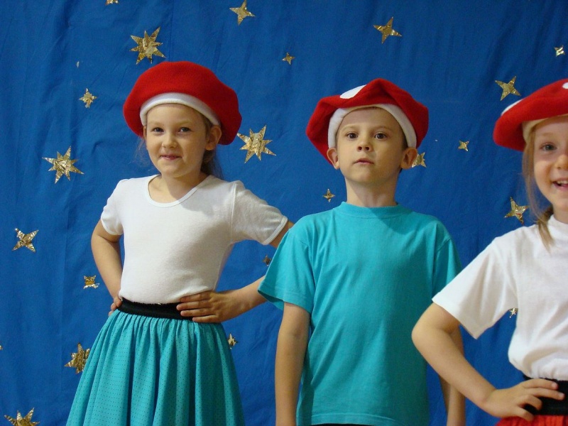 Zdjęcie w galerii na portalu naszwodzislaw.com: Księżna wręczyła im klucze do szkoły wiadomości z regionu