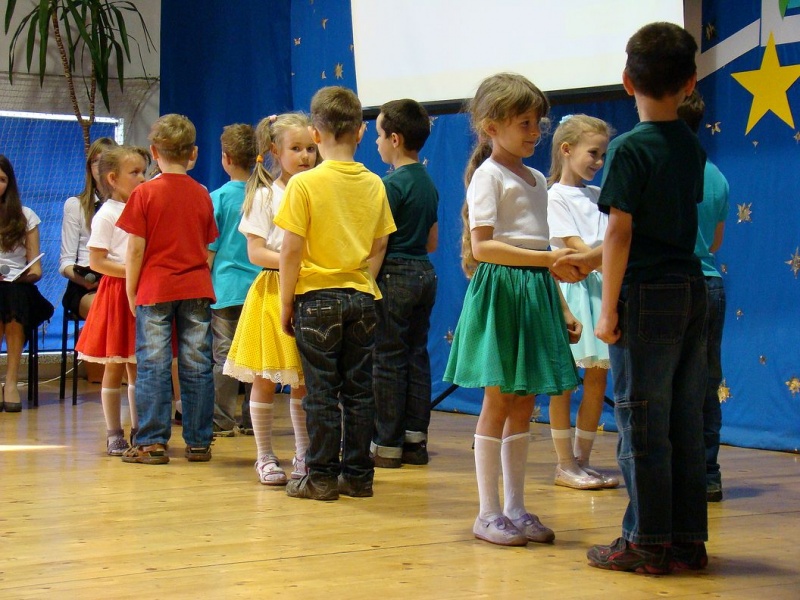 Zdjęcie w galerii na portalu naszwodzislaw.com: Księżna wręczyła im klucze do szkoły wiadomości z regionu