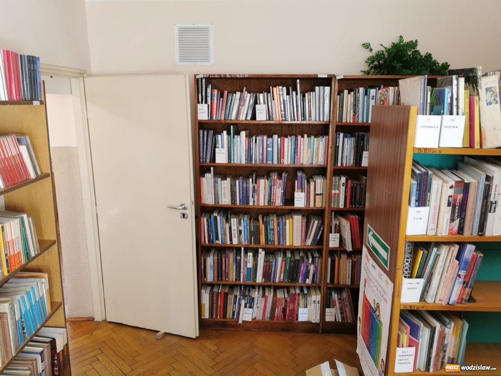 Zdjęcie w galerii na portalu naszwodzislaw.com: Dobiegły końca prace remontowe pomieszczeń biblioteki w Połomi wiadomości z regionu