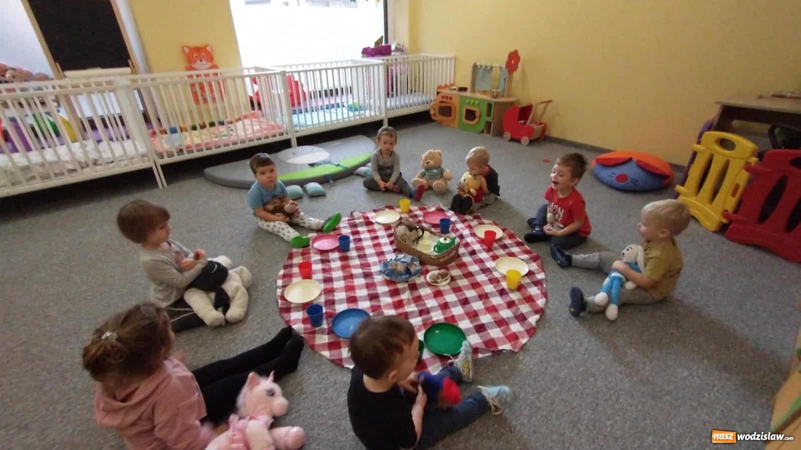 Zdjęcie w galerii na portalu naszwodzislaw.com: Światowy Dzień Pluszowego Misia w wodzisławskim Bursztynku wiadomości z regionu