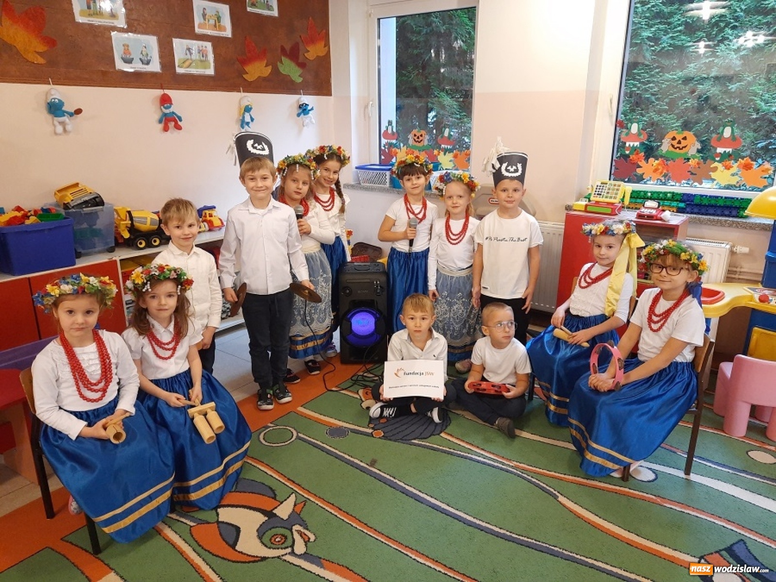 Zdjęcie w galerii na portalu naszwodzislaw.com: Metamorfoza biblioteki szkolnej w Połomi. Pomogła Fundacja JSW wiadomości z regionu