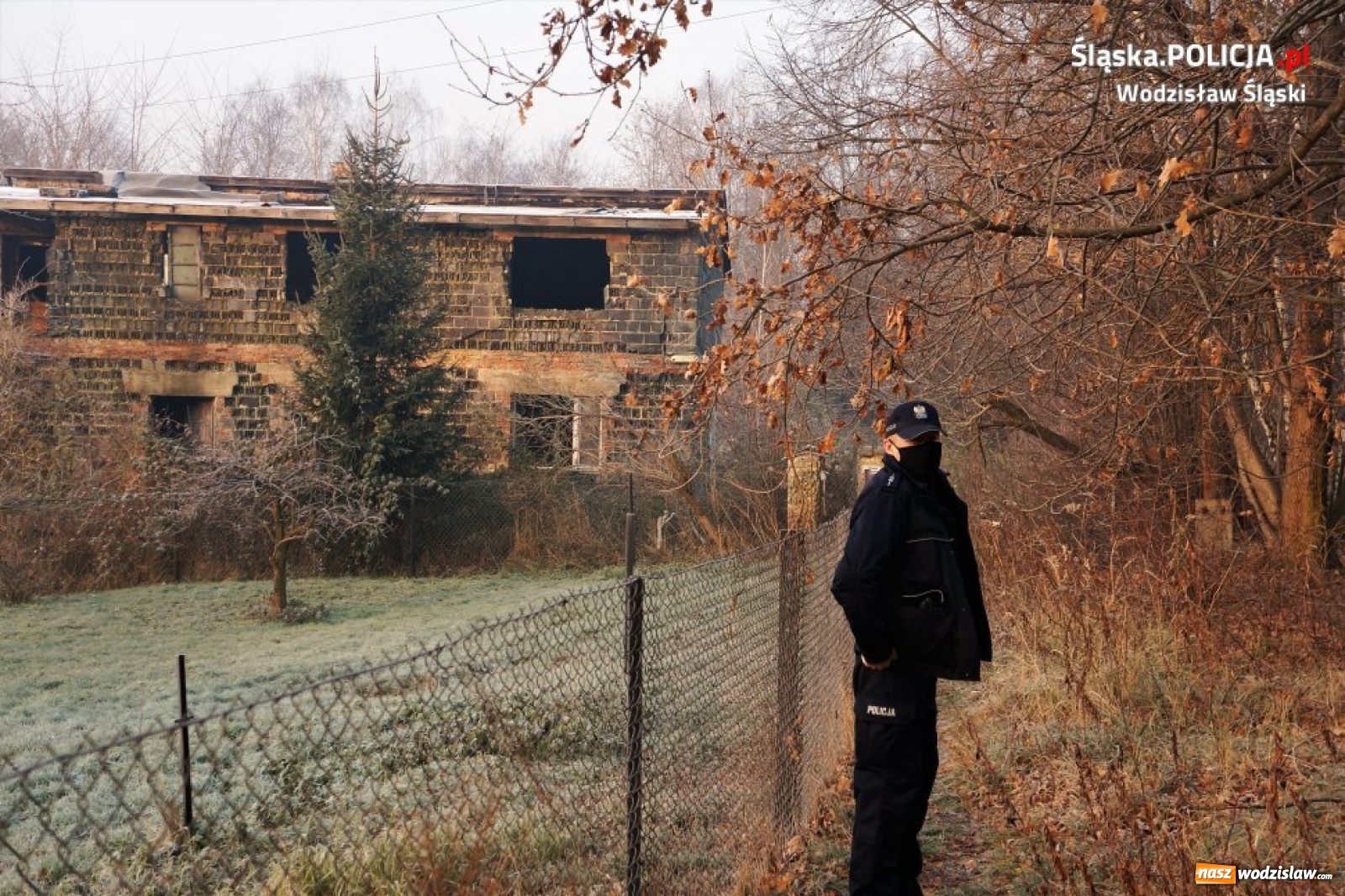 Zdjęcie w galerii na portalu naszwodzislaw.com: Wodzisławscy policjanci kontrolują miejsca przebywania bezdomnych wiadomości z regionu