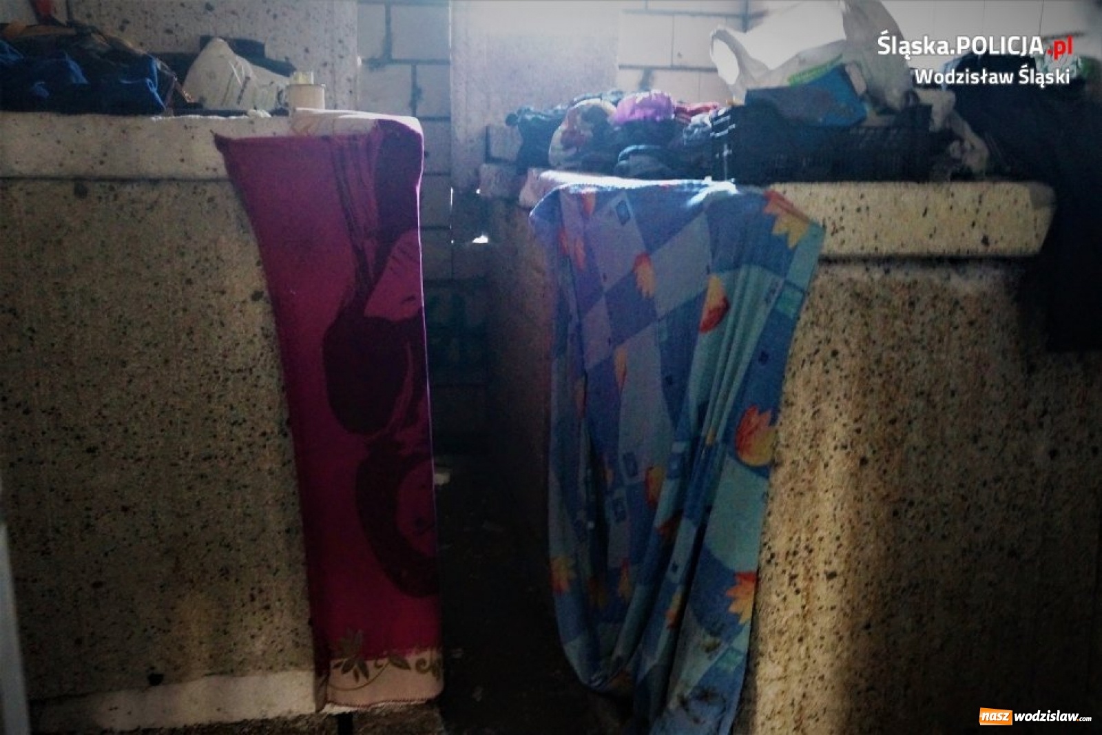 Zdjęcie w galerii na portalu naszwodzislaw.com: Wodzisławscy policjanci kontrolują miejsca przebywania bezdomnych wiadomości z regionu