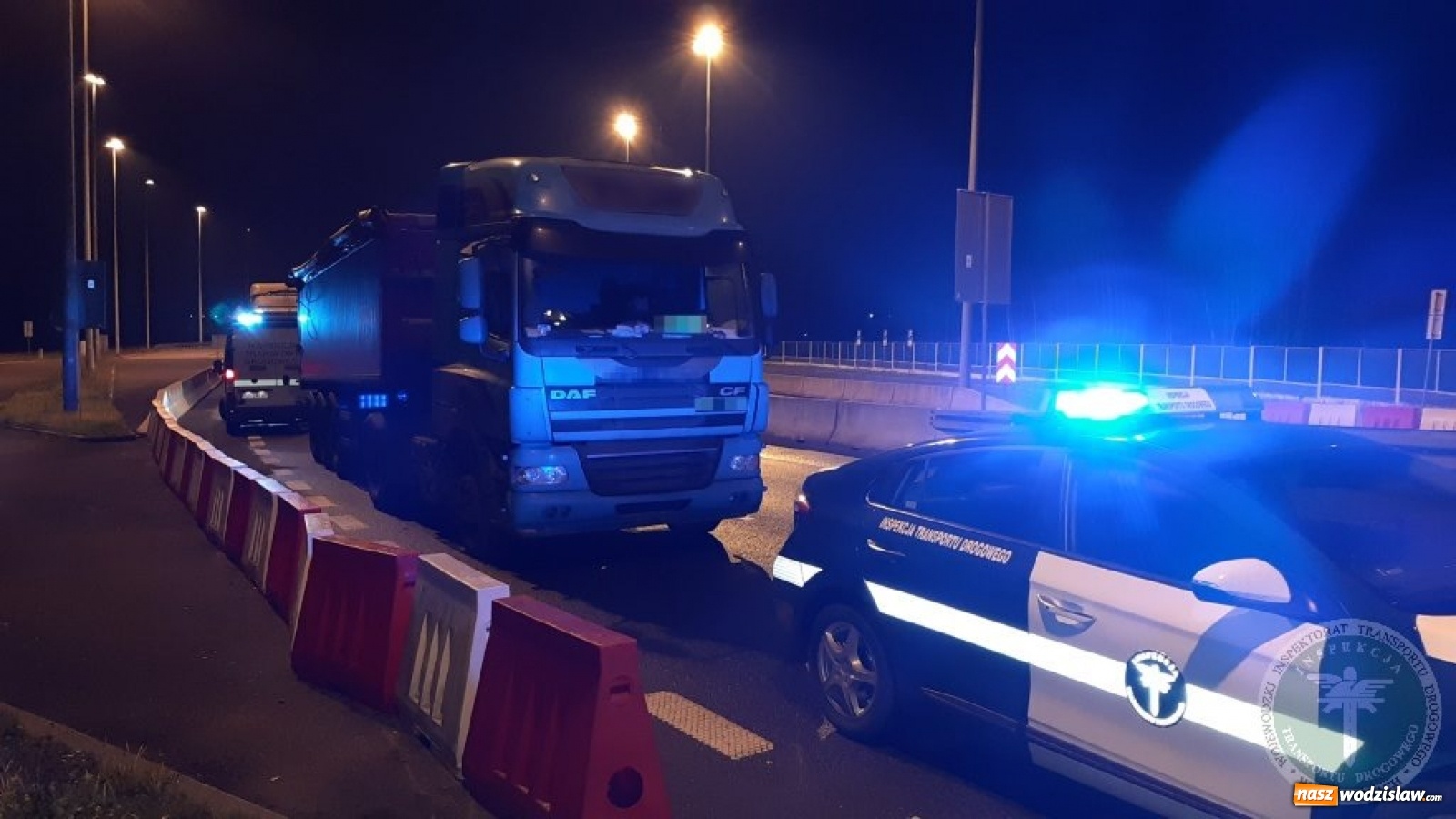 Zdjęcie w galerii na portalu naszwodzislaw.com: Nocne działania na A1 przeciwko manipulacjom wiadomości z regionu