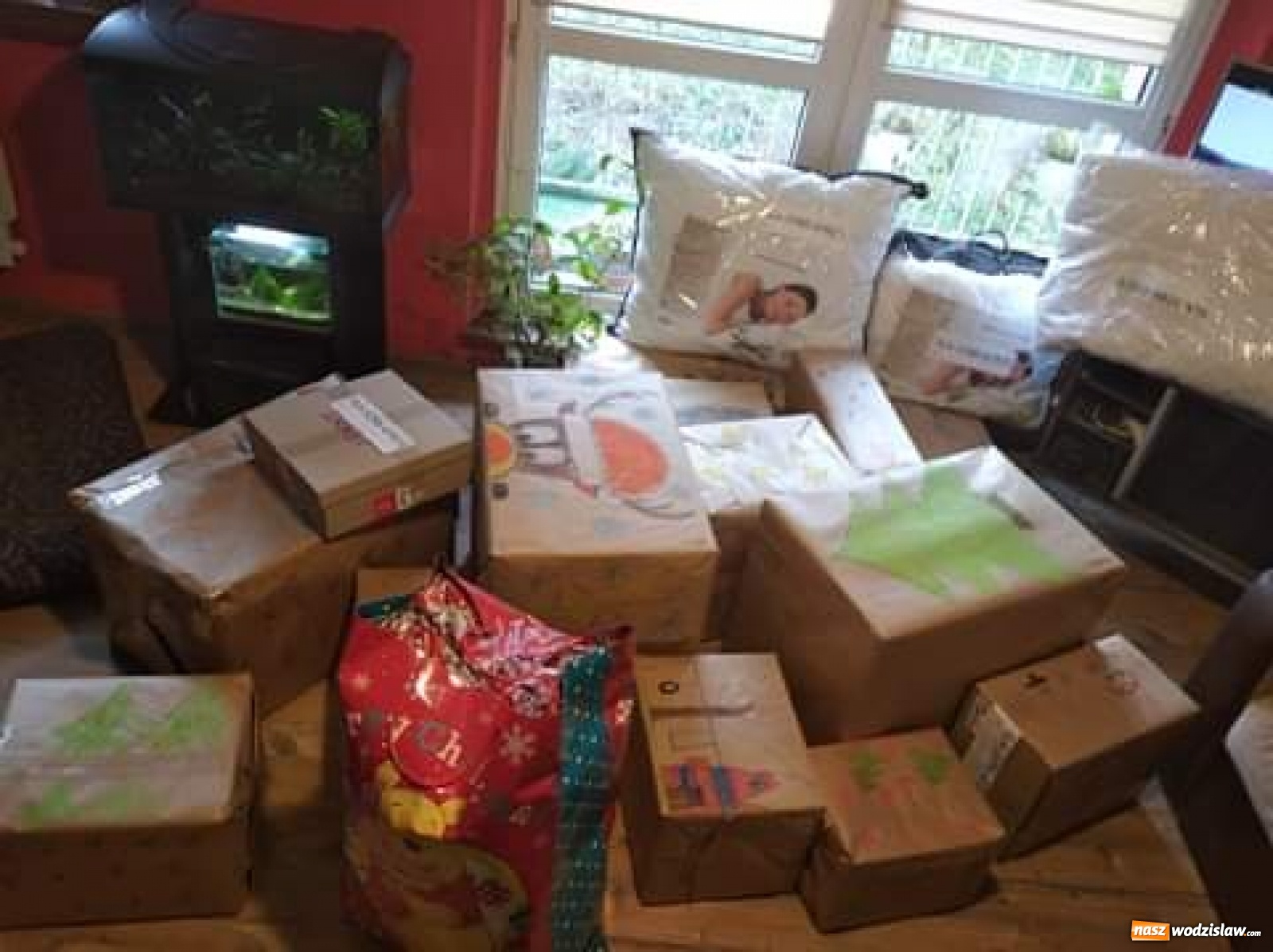 Zdjęcie w galerii na portalu naszwodzislaw.com: Wodzisławski Bursztynek w akcji Szlachetna Paczka wiadomości z regionu