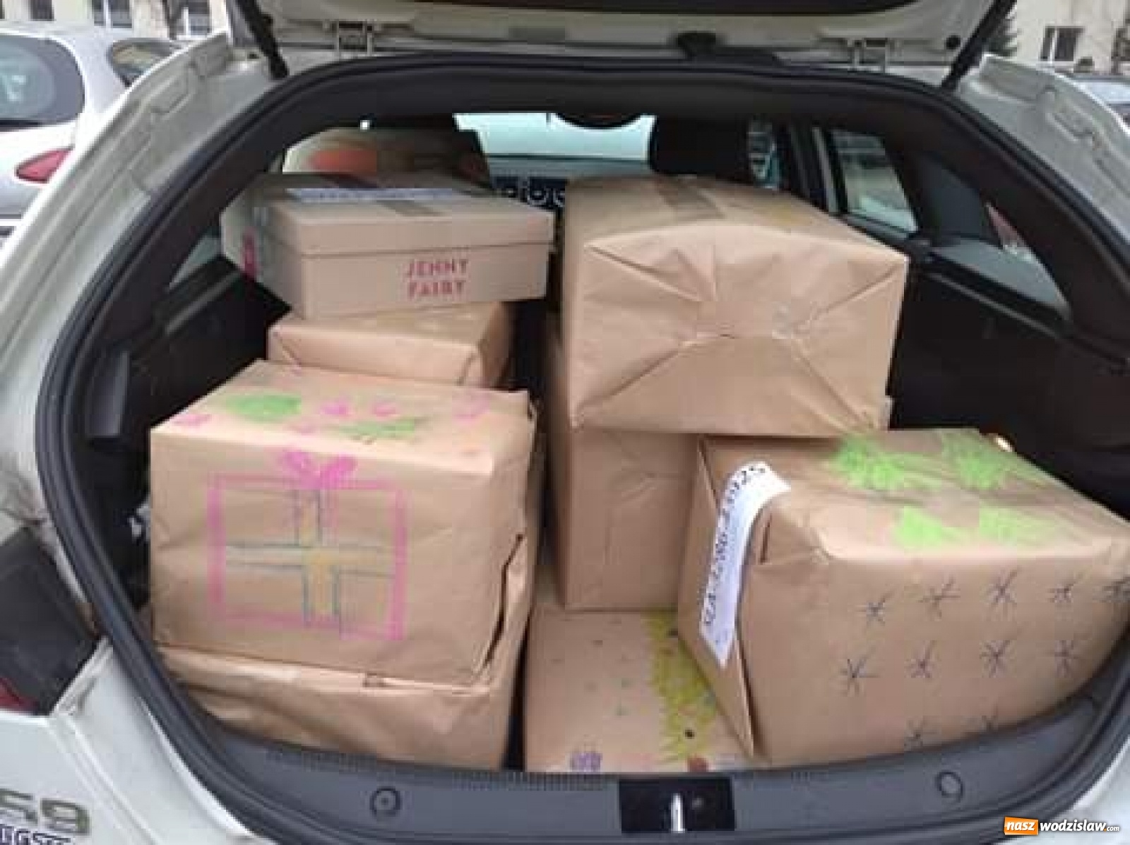 Zdjęcie w galerii na portalu naszwodzislaw.com: Wodzisławski Bursztynek w akcji Szlachetna Paczka wiadomości z regionu