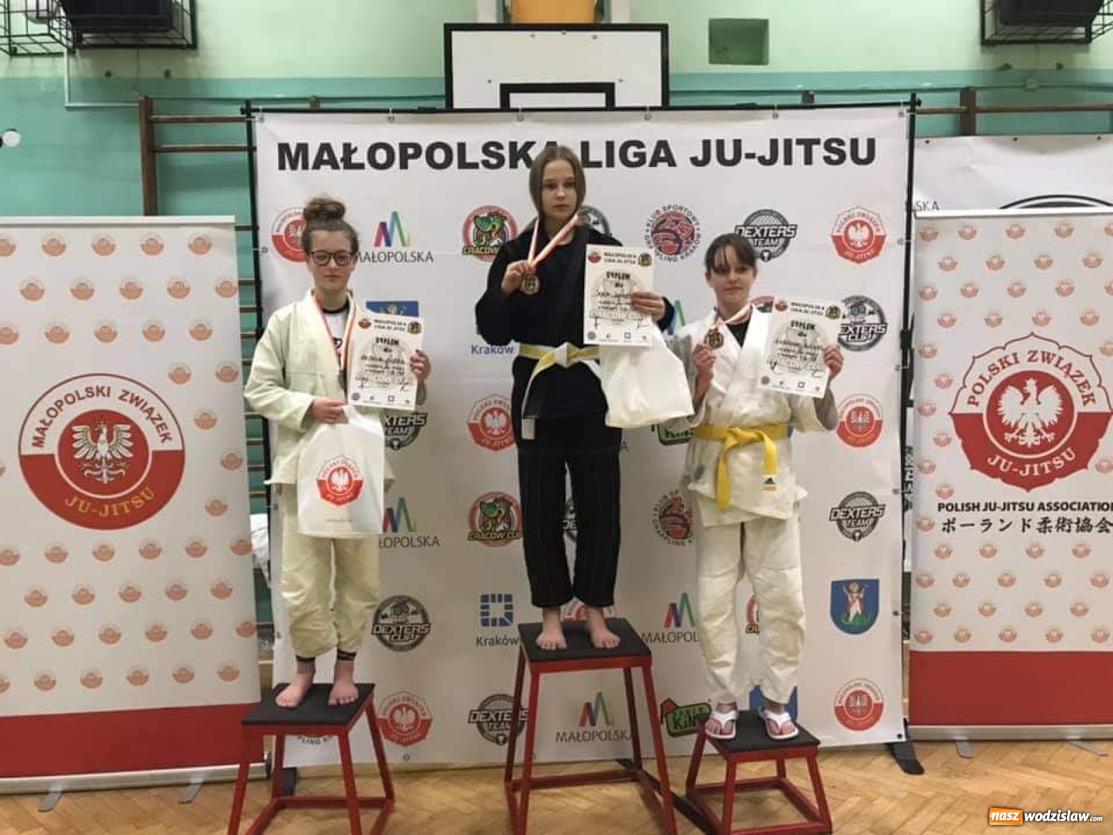 Zdjęcie w galerii na portalu naszwodzislaw.com: Akademia Sportowa Top Team z workiem medali wiadomości z regionu