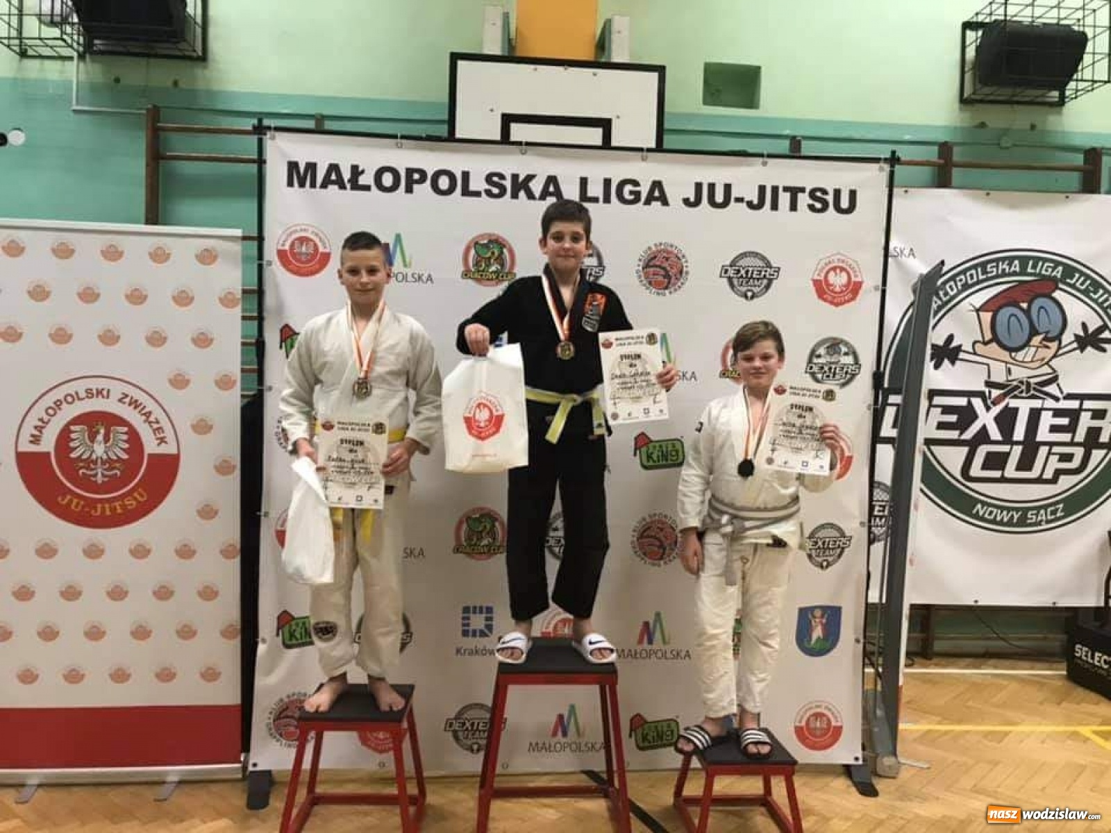 Zdjęcie w galerii na portalu naszwodzislaw.com: Akademia Sportowa Top Team z workiem medali wiadomości z regionu