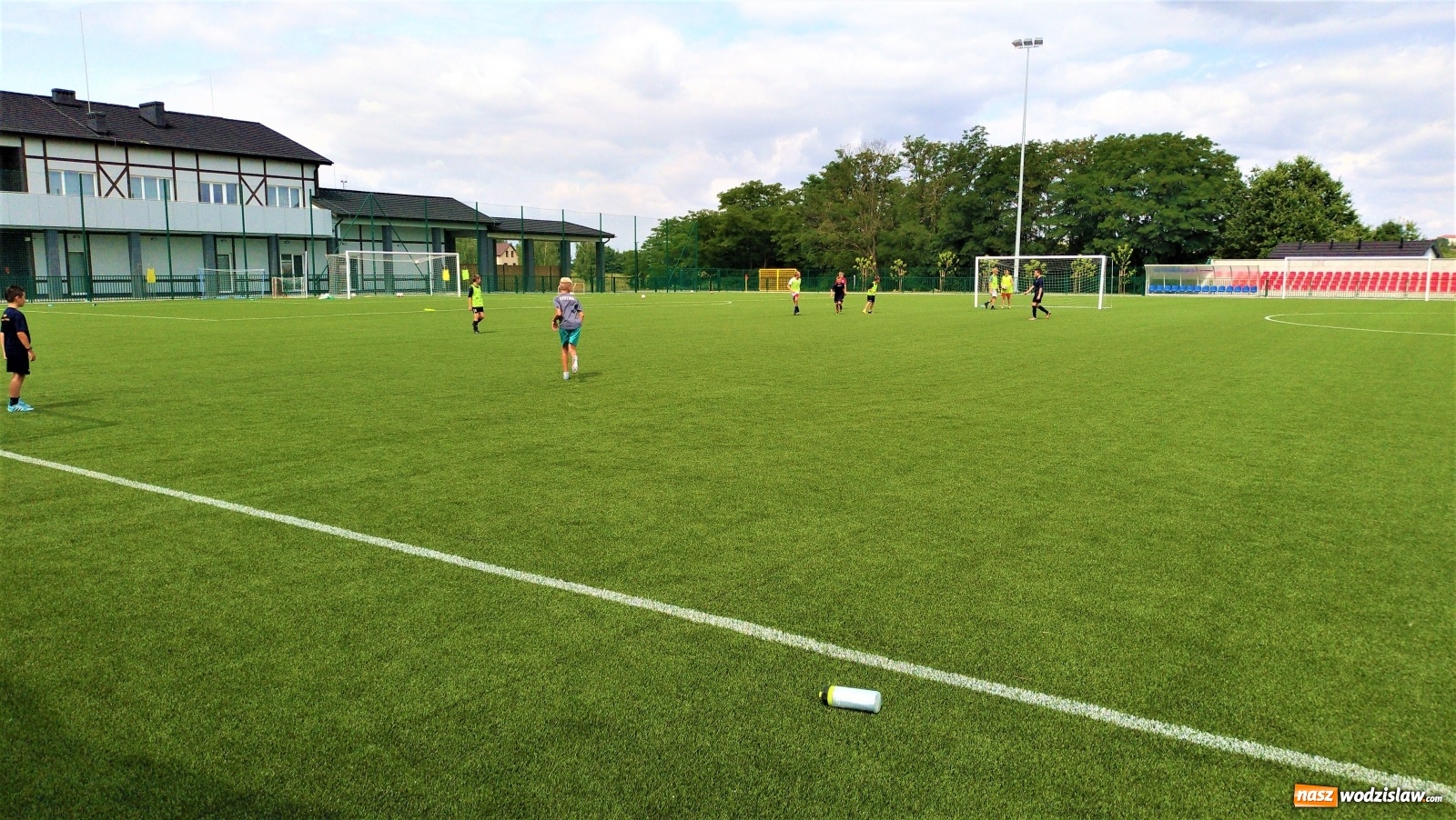 Zdjęcie w galerii na portalu naszwodzislaw.com: Szkółka piłkarska MKS Gmina Lubomia wyróżniona brązowym certyfikatem PZPN wiadomości z regionu