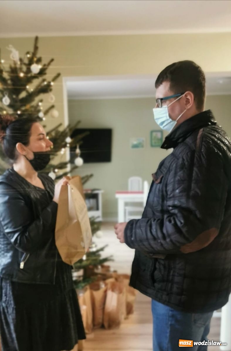 Zdjęcie w galerii na portalu naszwodzislaw.com: Bożonarodzeniowa niespodzianka dla podopiecznych Perły [FOTO] wiadomości z regionu