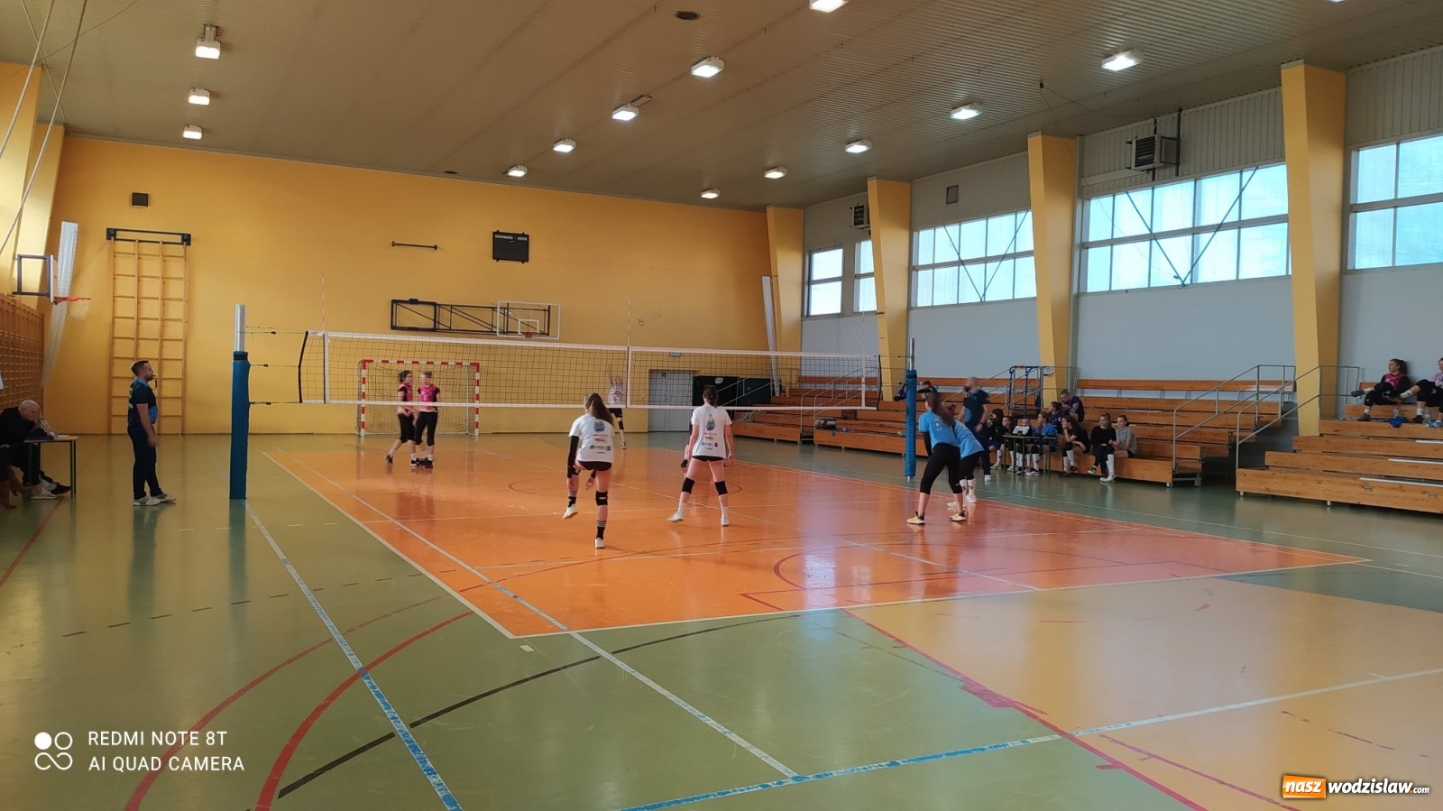 Zdjęcie w galerii na portalu naszwodzislaw.com: Świąteczny turniej piłki siatkowej za nami [FOTO] wiadomości z regionu