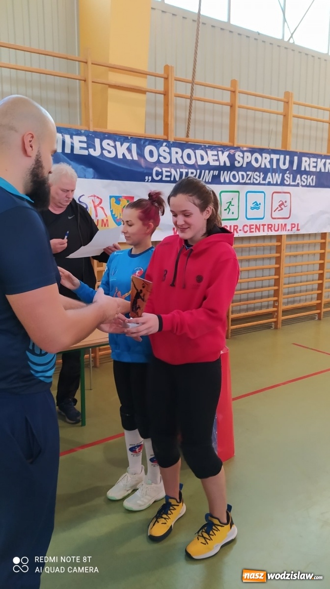 Zdjęcie w galerii na portalu naszwodzislaw.com: Świąteczny turniej piłki siatkowej za nami [FOTO] wiadomości z regionu