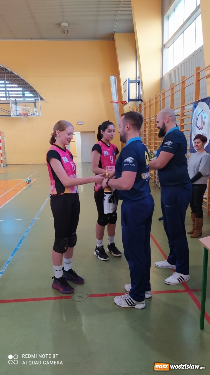 Zdjęcie w galerii na portalu naszwodzislaw.com: Świąteczny turniej piłki siatkowej za nami [FOTO] wiadomości z regionu