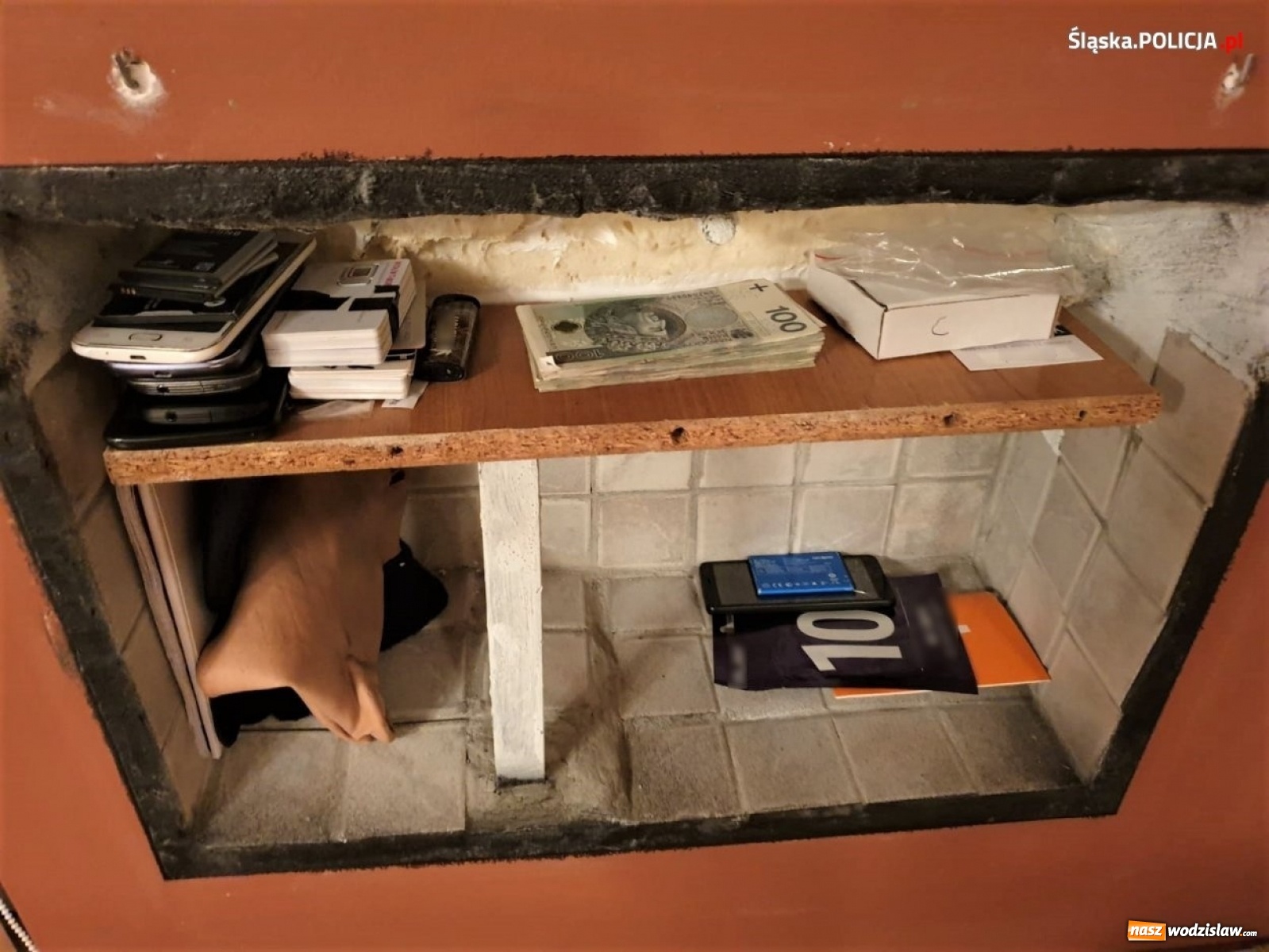 Zdjęcie w galerii na portalu naszwodzislaw.com: Śląska policja rozbiła grupę cyberprzestępców  wiadomości z regionu