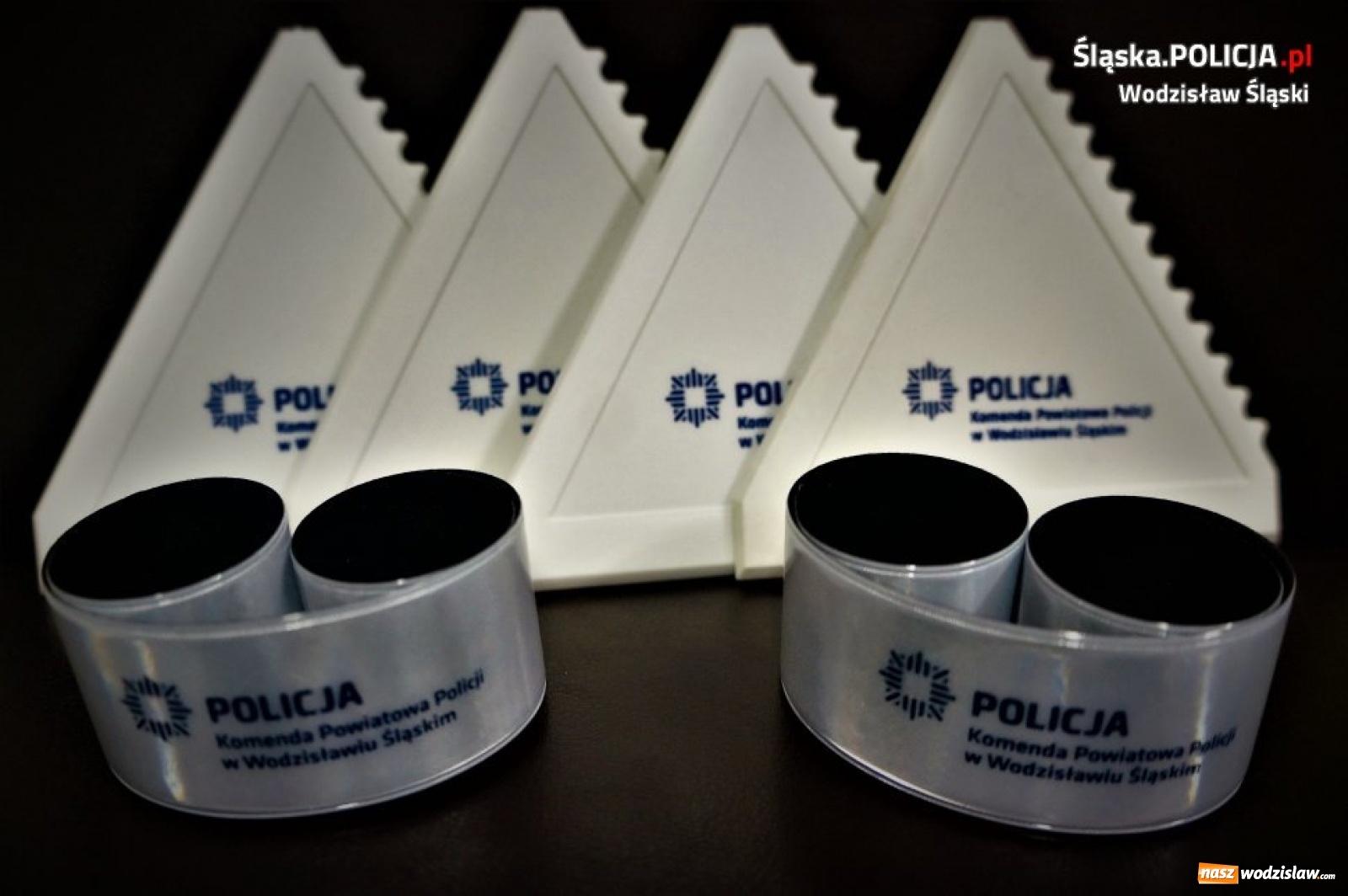 Zdjęcie w galerii na portalu naszwodzislaw.com: Policja przypomina. Kierowco, odśnieżaj samochód! wiadomości z regionu