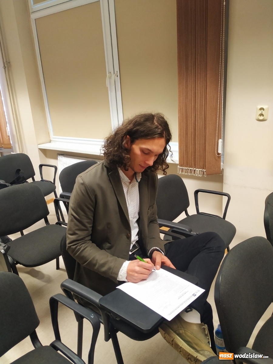 Zdjęcie w galerii na portalu naszwodzislaw.com: Absolwenci raciborskiej architektury bronią dyplomy  wiadomości z regionu