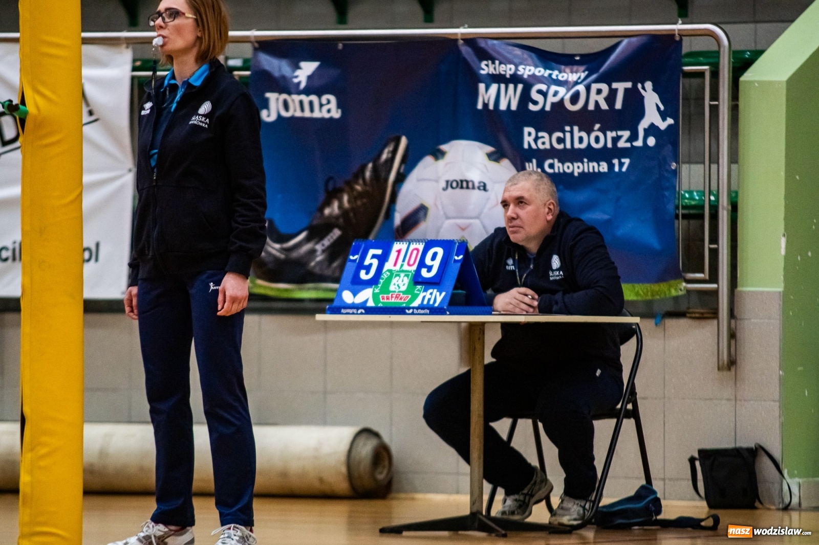 Zdjęcie w galerii na portalu naszwodzislaw.com: Siatkówka. Górnik Radlin wrócił z Raciborza z tarczą [FOTO] wiadomości z regionu