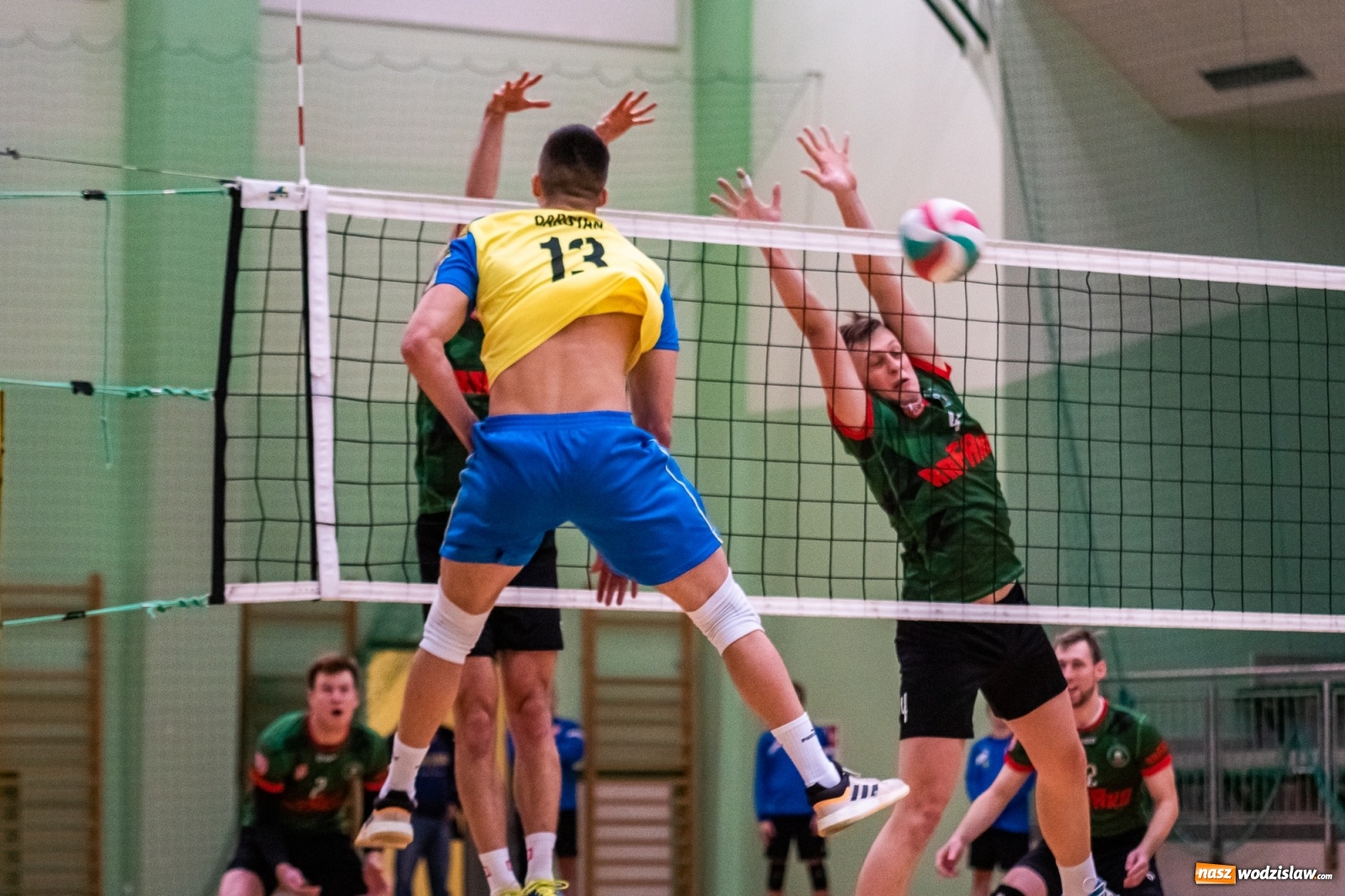 Zdjęcie w galerii na portalu naszwodzislaw.com: Siatkówka. Górnik Radlin wrócił z Raciborza z tarczą [FOTO] wiadomości z regionu