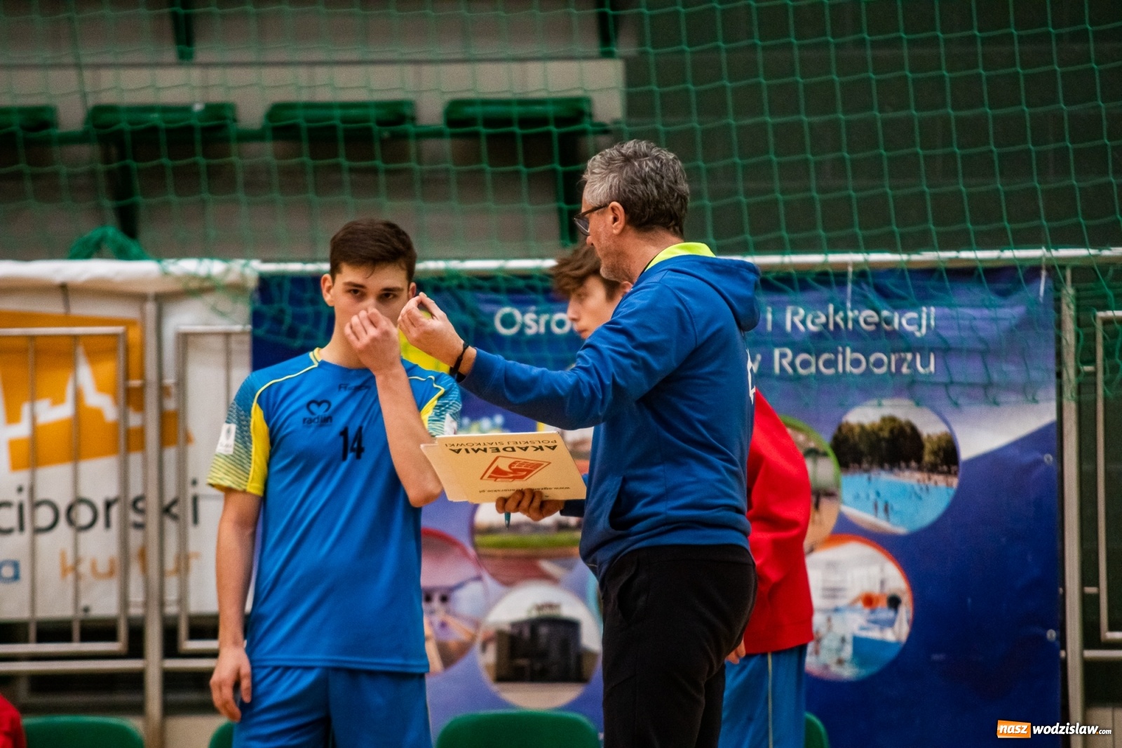 Zdjęcie w galerii na portalu naszwodzislaw.com: Siatkówka. Górnik Radlin wrócił z Raciborza z tarczą [FOTO] wiadomości z regionu