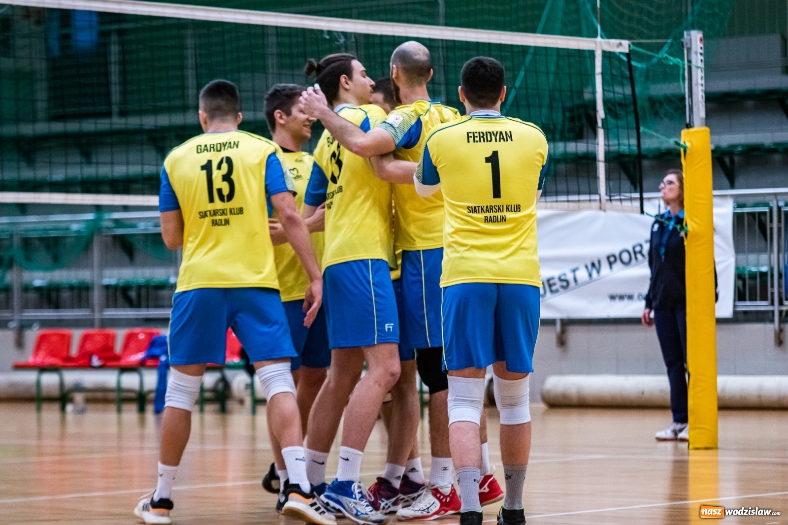 Zdjęcie w galerii na portalu naszwodzislaw.com: Siatkówka. Górnik Radlin wrócił z Raciborza z tarczą [FOTO] wiadomości z regionu