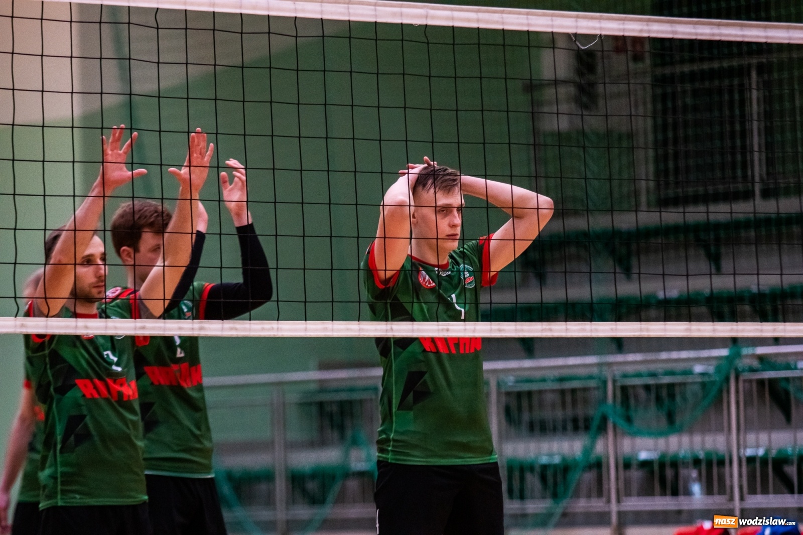 Zdjęcie w galerii na portalu naszwodzislaw.com: Siatkówka. Górnik Radlin wrócił z Raciborza z tarczą [FOTO] wiadomości z regionu