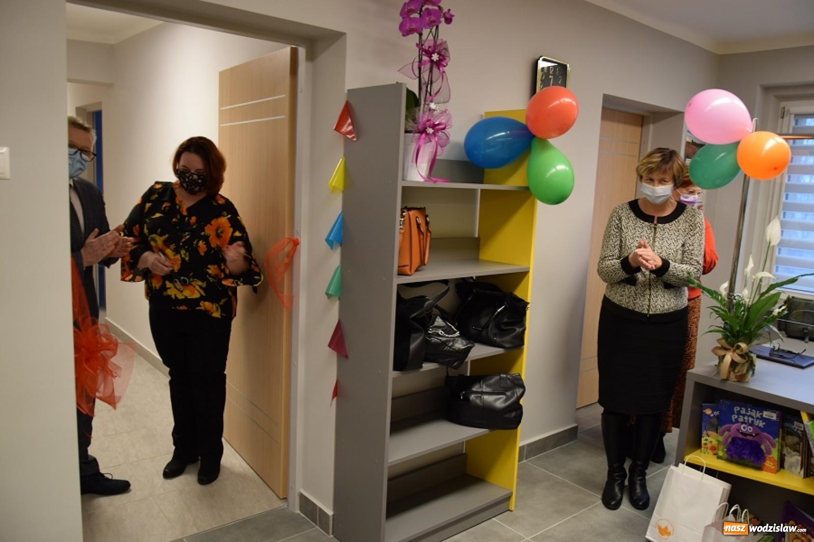 Zdjęcie w galerii na portalu naszwodzislaw.com: Biblioteczna filia w Połomi otwarta po generalnym remoncie wiadomości z regionu