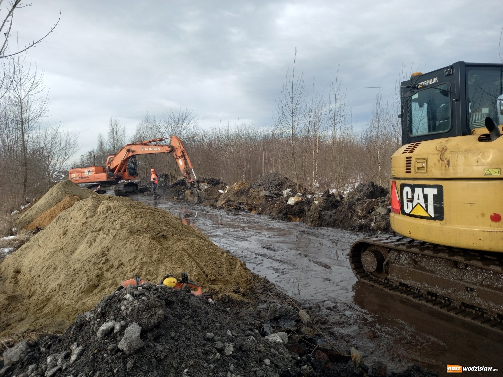 Zdjęcie w galerii na portalu naszwodzislaw.com: Intensywne prace na terenach po KWK 1 Maja wiadomości z regionu