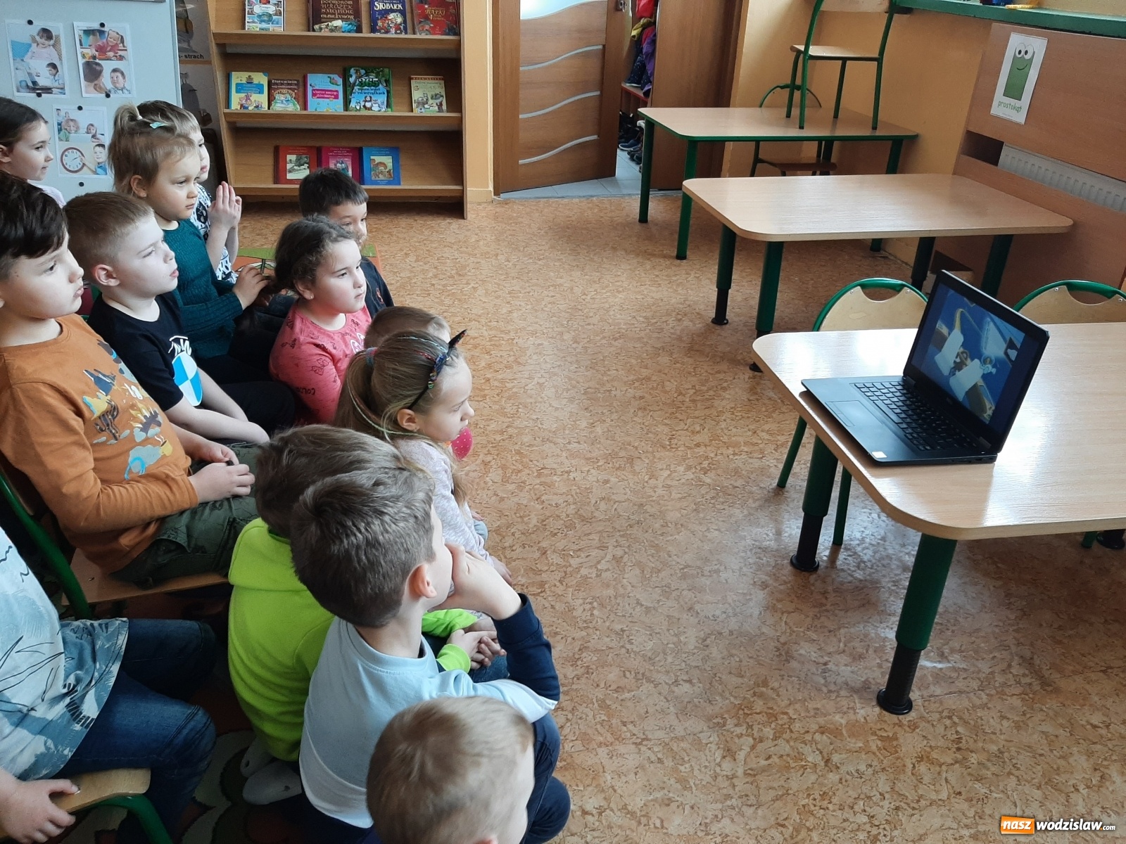 Zdjęcie w galerii na portalu naszwodzislaw.com: Światowy Dzień Bezpiecznego Internetu w Przedszkolu numer 18 wiadomości z regionu