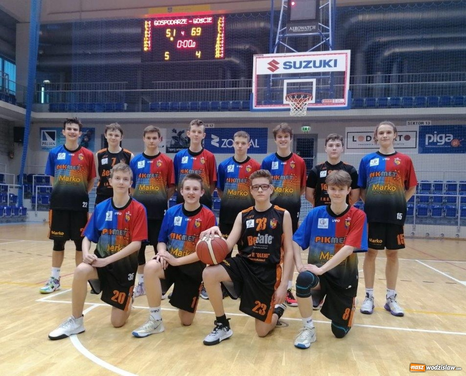 Zdjęcie w galerii na portalu naszwodzislaw.com: Koszykarze MKS Wodzisław Śląski z wygraną w Tychach wiadomości z regionu