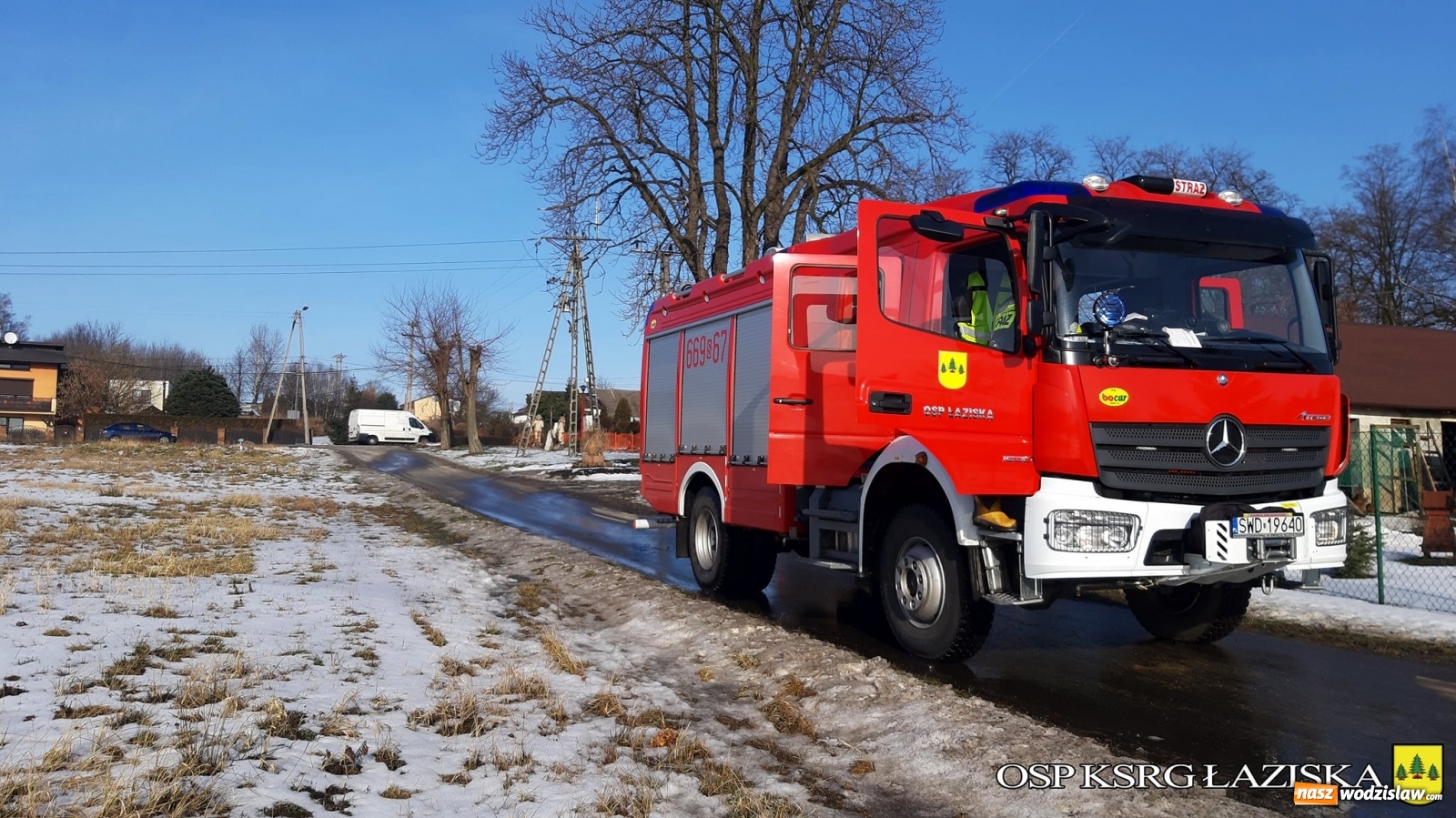 Zdjęcie w galerii na portalu naszwodzislaw.com: Poszukiwania paralotniarza w Godowie. W akcji śmigłowiec z Krakowa [FOTO] wiadomości z regionu
