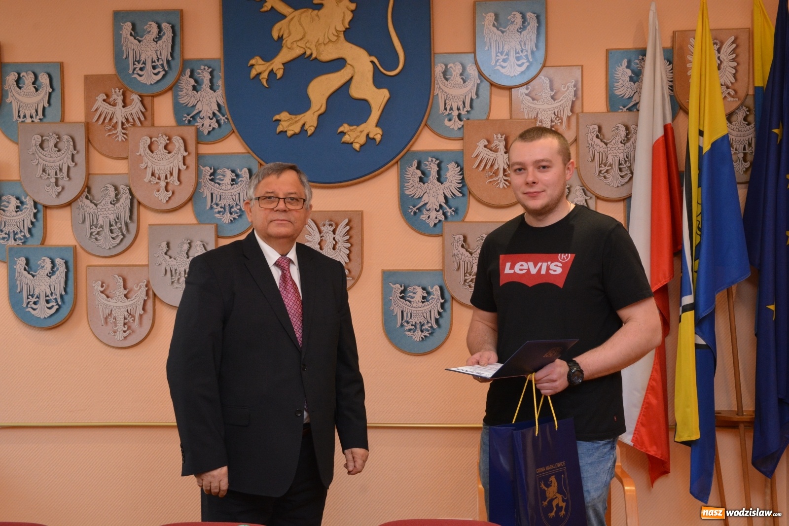 Zdjęcie w galerii na portalu naszwodzislaw.com: Rozstrzygnięto konkurs na najładniejsza dekorację świąteczno–noworoczną wiadomości z regionu