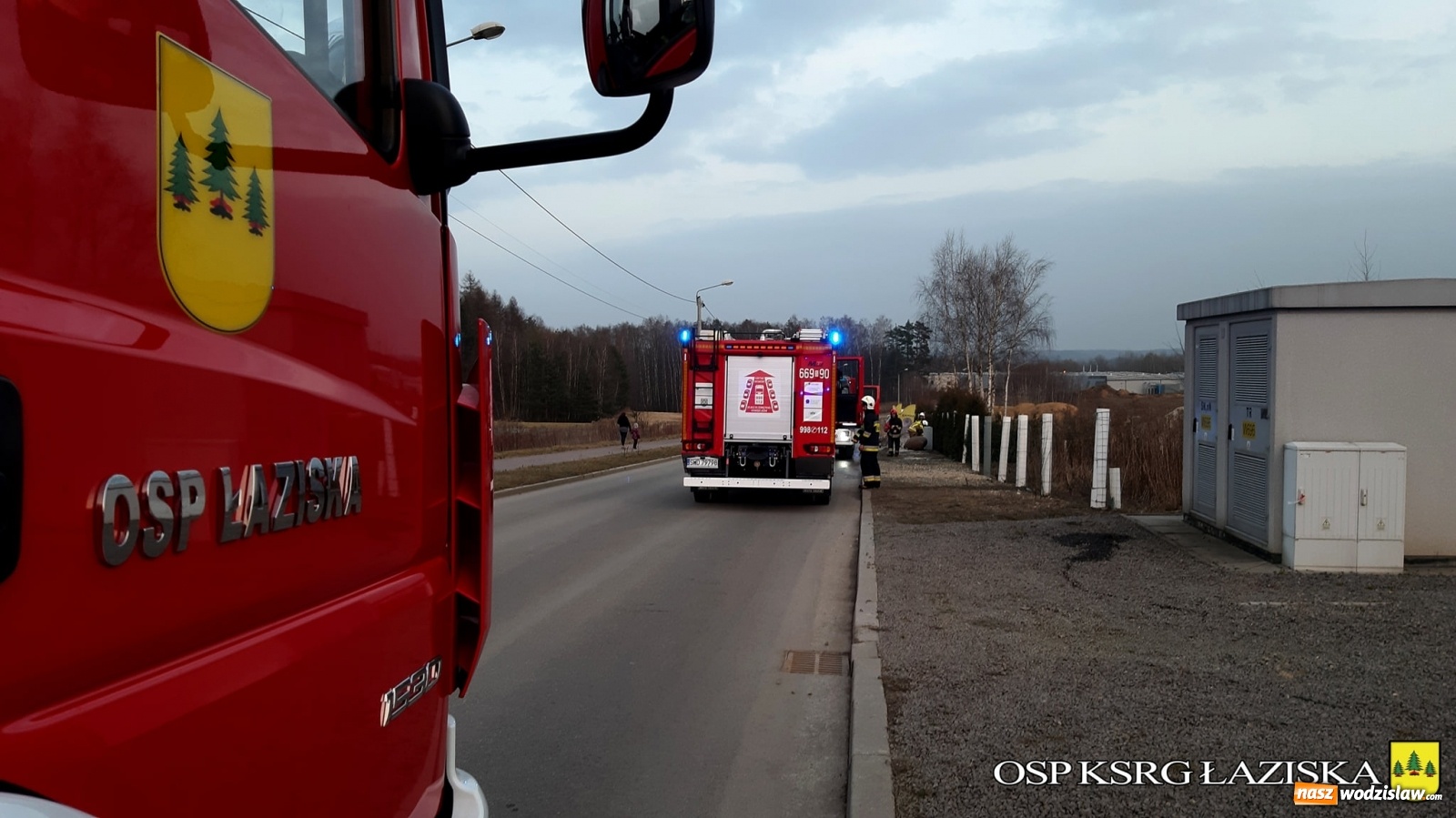Zdjęcie w galerii na portalu naszwodzislaw.com: Pożar drewnianej stajni w Skrzyszowie [FOTO] wiadomości z regionu