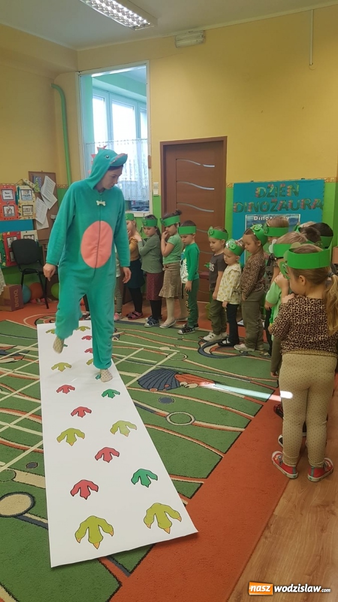 Zdjęcie w galerii na portalu naszwodzislaw.com: Przedszkolaki z Osiemnastki świętowały Dzień Dinozaura wiadomości z regionu
