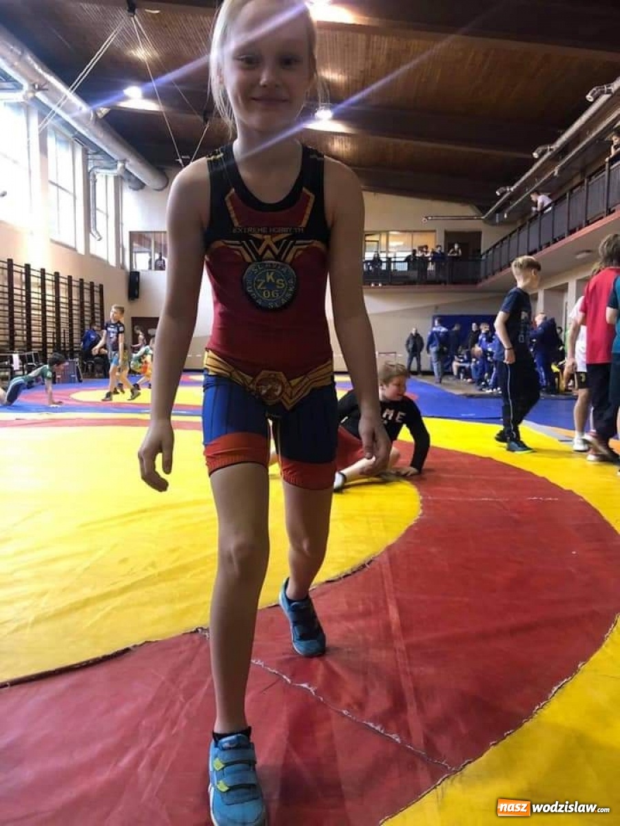 Zdjęcie w galerii na portalu naszwodzislaw.com: Historyczny start zawodników Akademii Top Team wiadomości z regionu