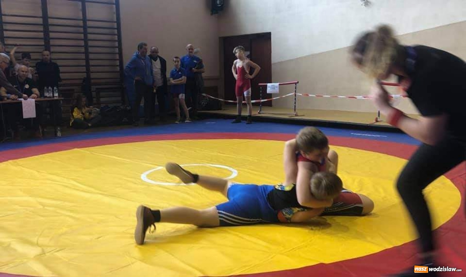 Zdjęcie w galerii na portalu naszwodzislaw.com: Historyczny start zawodników Akademii Top Team wiadomości z regionu